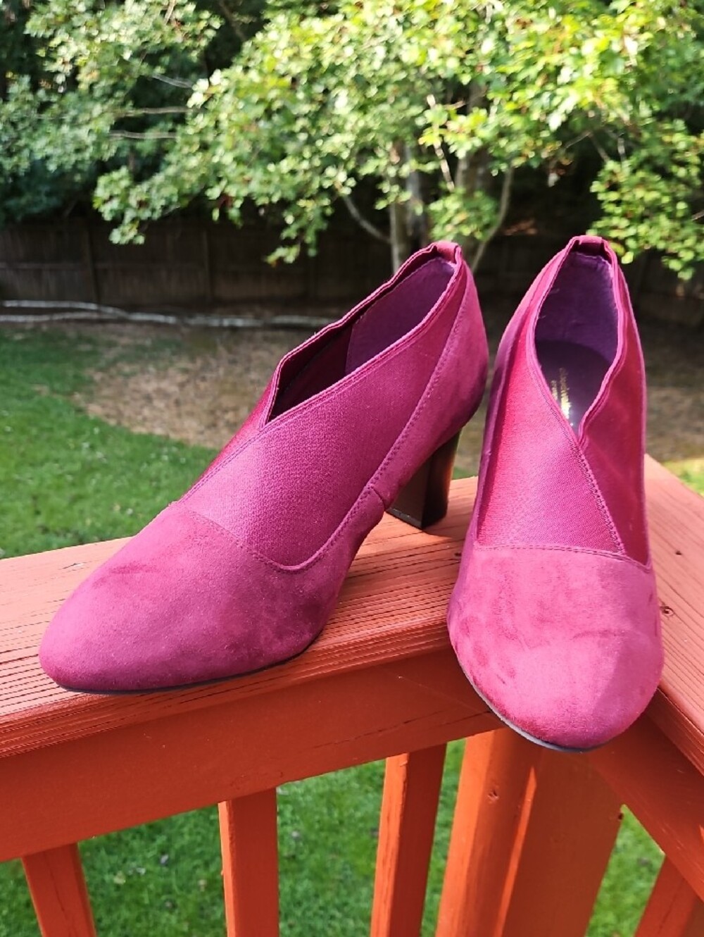 New Avenue Cloud Walkers Size 13W Wine Burgundy Slip-On Heeled Pumps